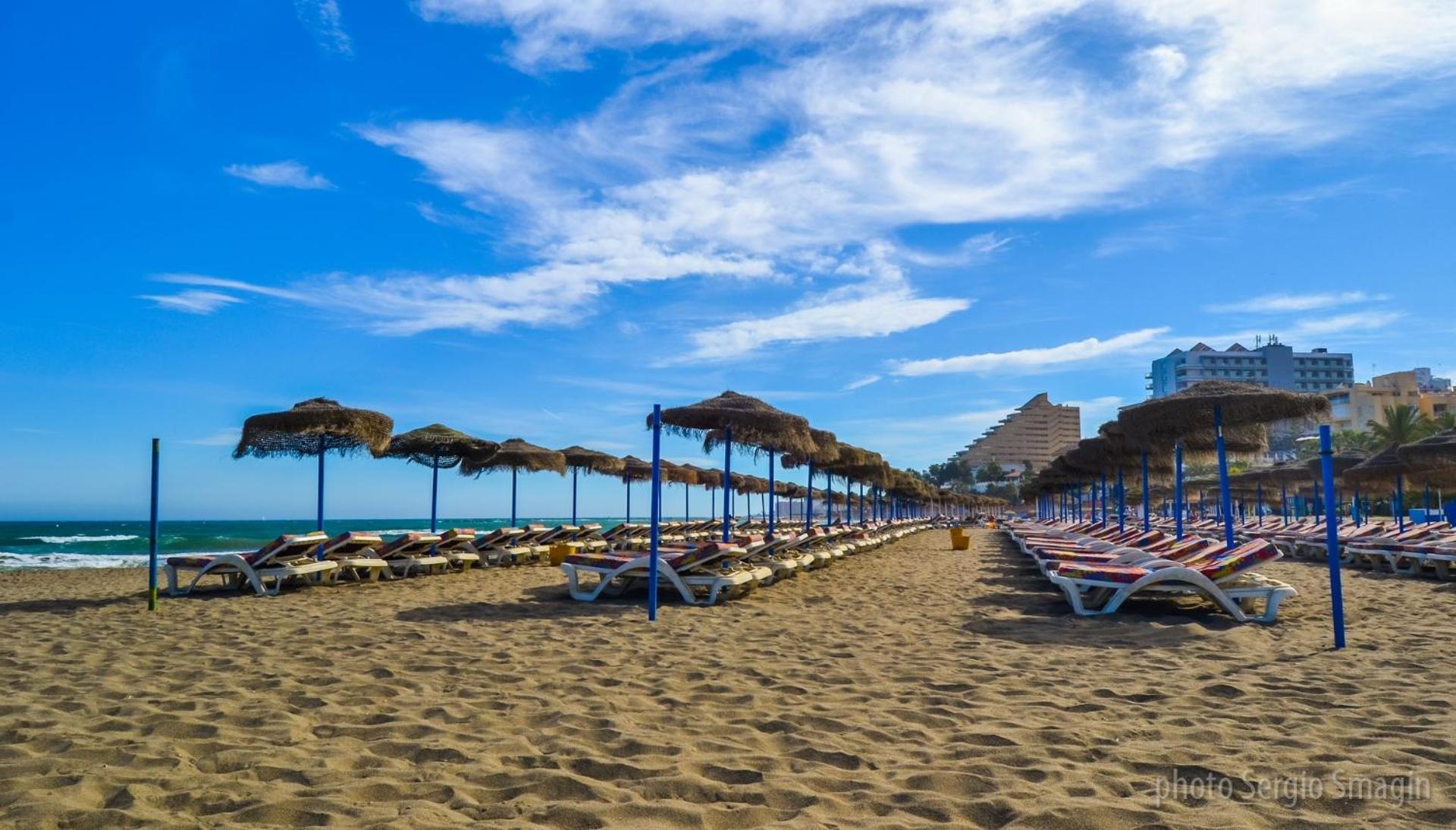 Benalbeach 1010 - Vista Al Mar - Piscina Todo El Ano - Primera Linea De Playa เบนัลมาเดนา ภายนอก รูปภาพ